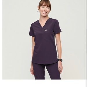 Figs Catarina One-Pocket Scrub Top and Cade Cargo Scrub Pants
